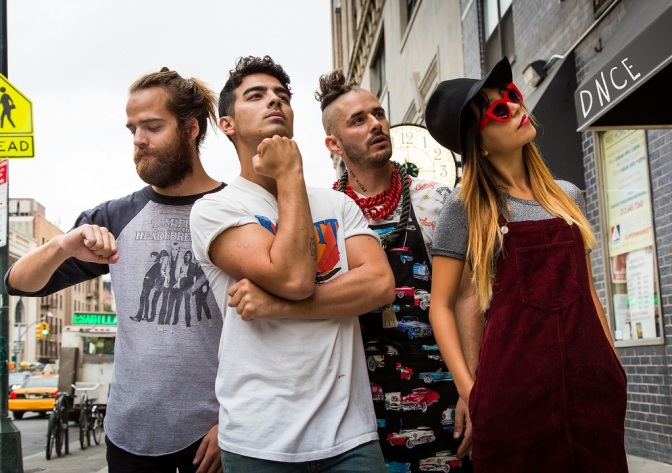 DNCE (Cake By The Ocean)